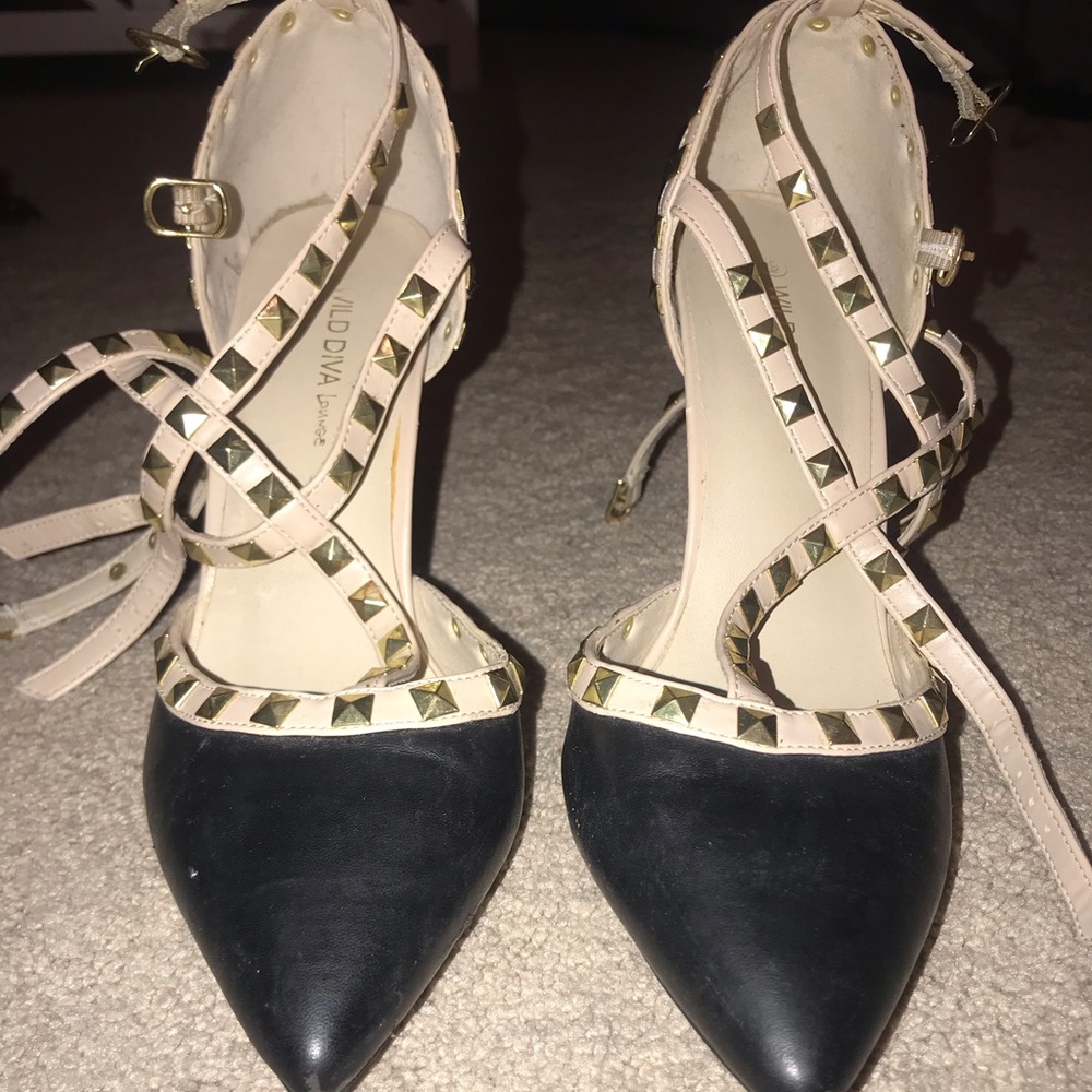 Heels - Picture 2 of 4